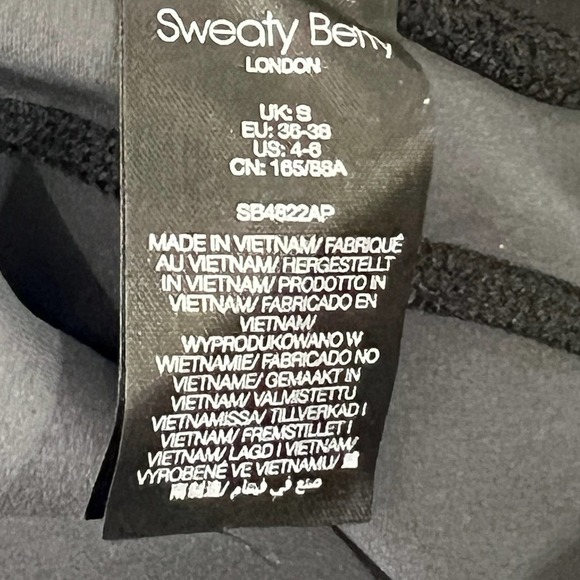 Sweaty BETTY POWER HIGH WAIST POCKET BIKER SHORTS BLACK TONAL CAMO SIZE 4-6 NWT - Picture 14 of 15